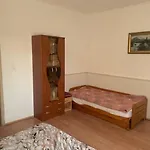 - Csendes, Kenyelmes Csaladi Haz Апартаменты *