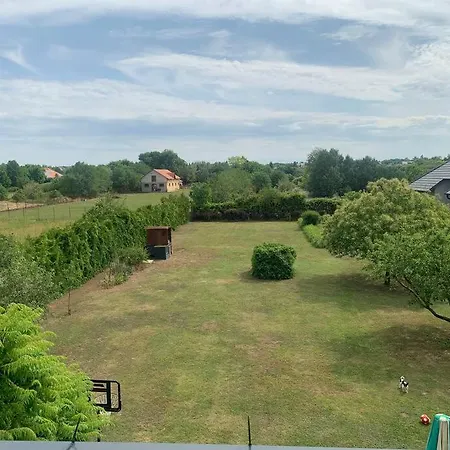 - Csendes, Kenyelmes Csaladi Haz Lägenhet *
