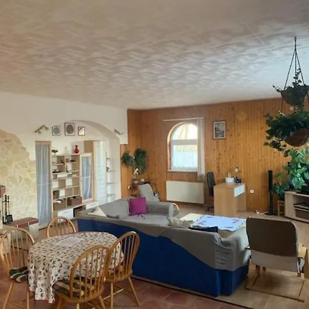 - Csendes, Kenyelmes Csaladi Haz Apartment *