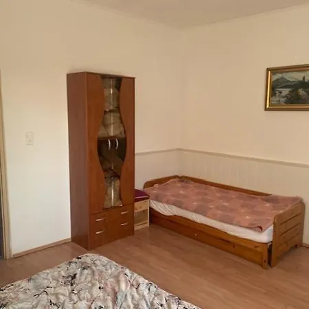 - Csendes, Kenyelmes Csaladi Haz Apartment *