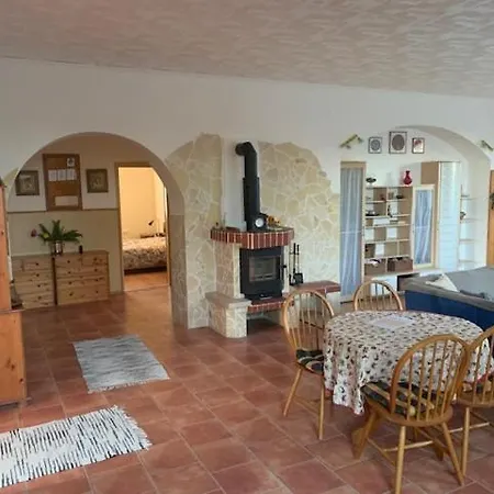 Διαμέρισμα - Csendes, Kenyelmes Csaladi Haz